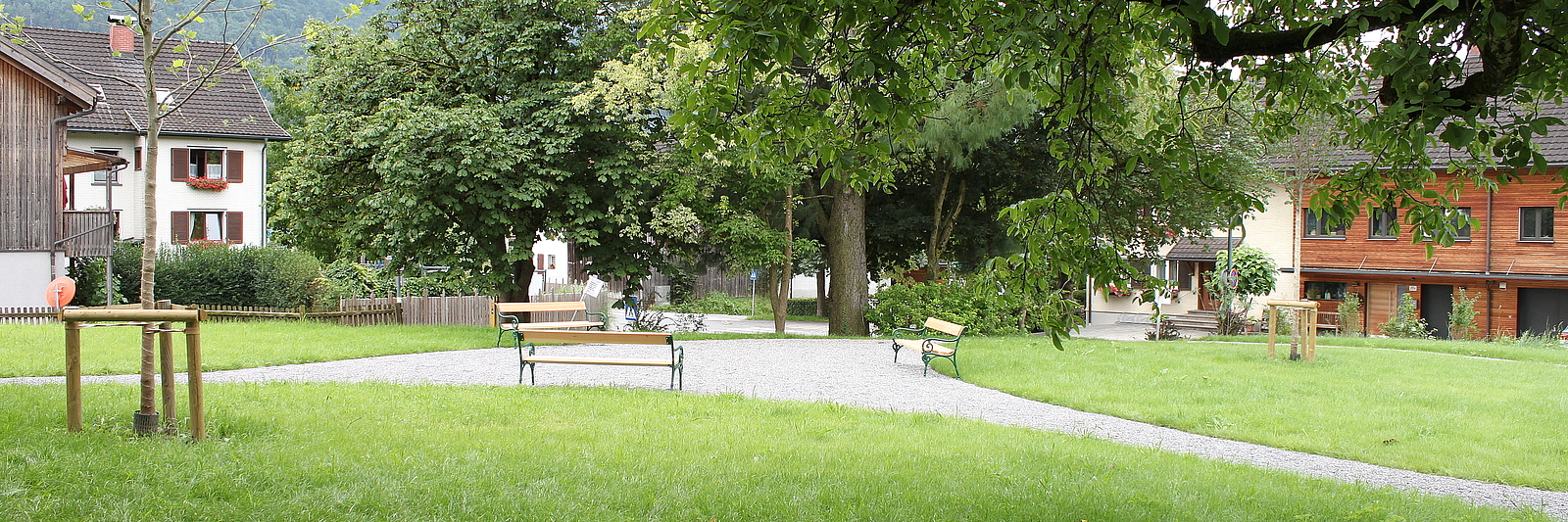 Dorfpark in Tisis