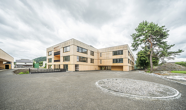 Volksschule Altenstadt von außen