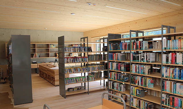 Die neue Bibliothek Altenstadt von innen